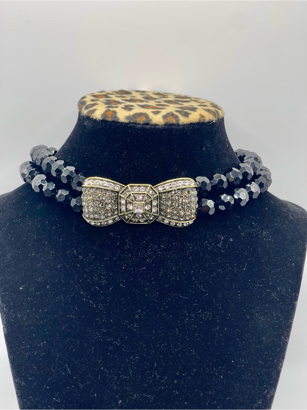 Heidi Daus Faceted Bead With Bow Choker Necklace in Black